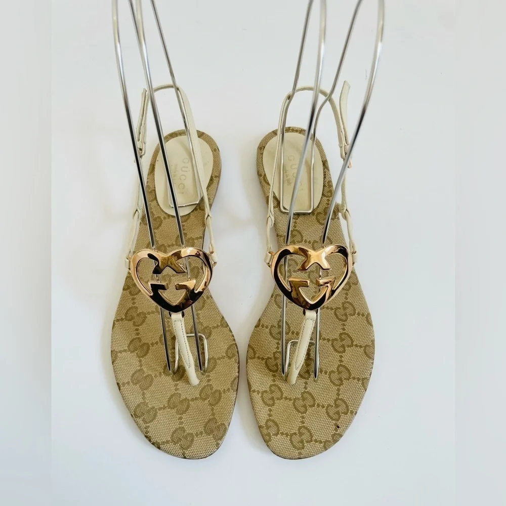 Gucci White leather GG supreme canvas interlocking heart thong sandals EU 36.5